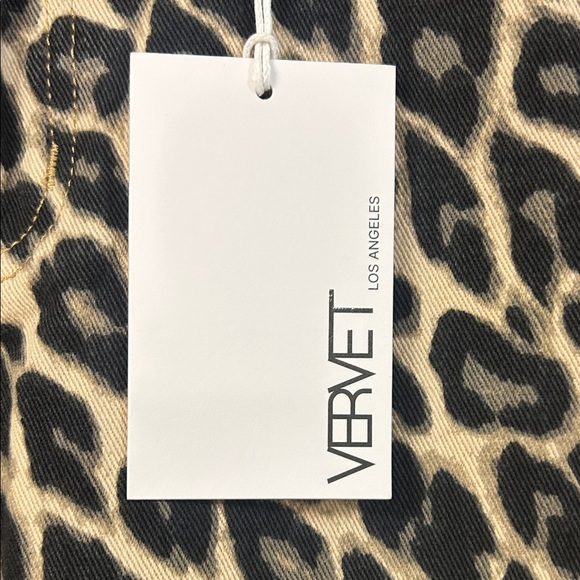 Leopard Print Barrel Leg Jeans - Vervet - Picture 3 of 5